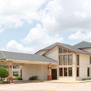 Super 8 By Wyndham Bossier City/Shreveport Area